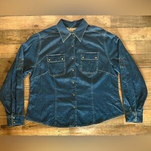 I. E. Relaxed Woman Denim Button Down Shirt